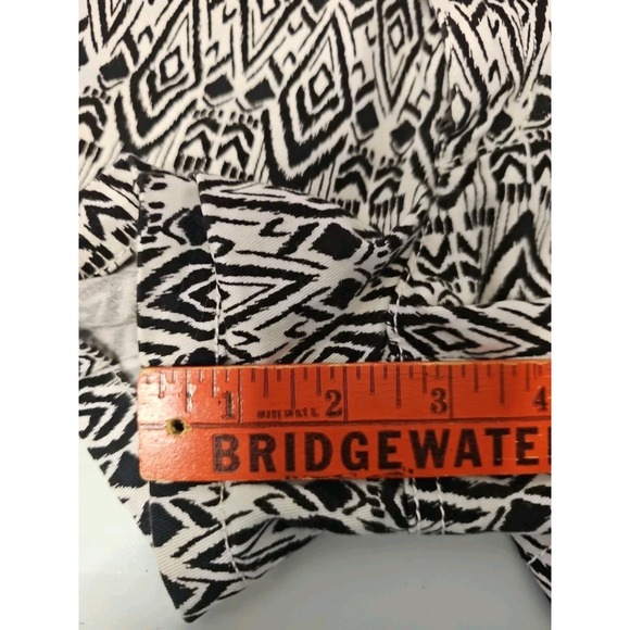 AE Stretch Coastal Cowgirl Short Shorts Sz 10 33x2.5 White Black Pockets #142 - Picture 6 of 10